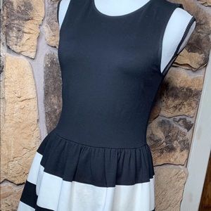 BOUTIQUE AMAZING!! Zip back black and white dress
